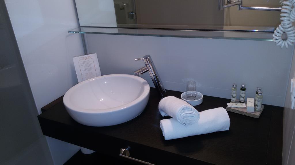 Relais Del Borgo Hotel & Spa 4 Stelle Staffolo Номер фото