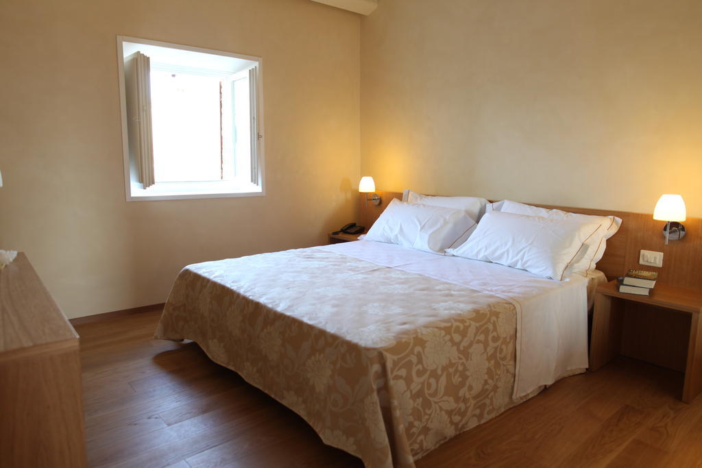Relais Del Borgo Hotel & Spa 4 Stelle Staffolo Номер фото